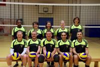 TuS_Volleyballer_in_neuen_Trikots